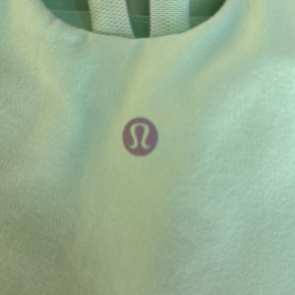 Lululemon  workout tank - Picture 4 of 5